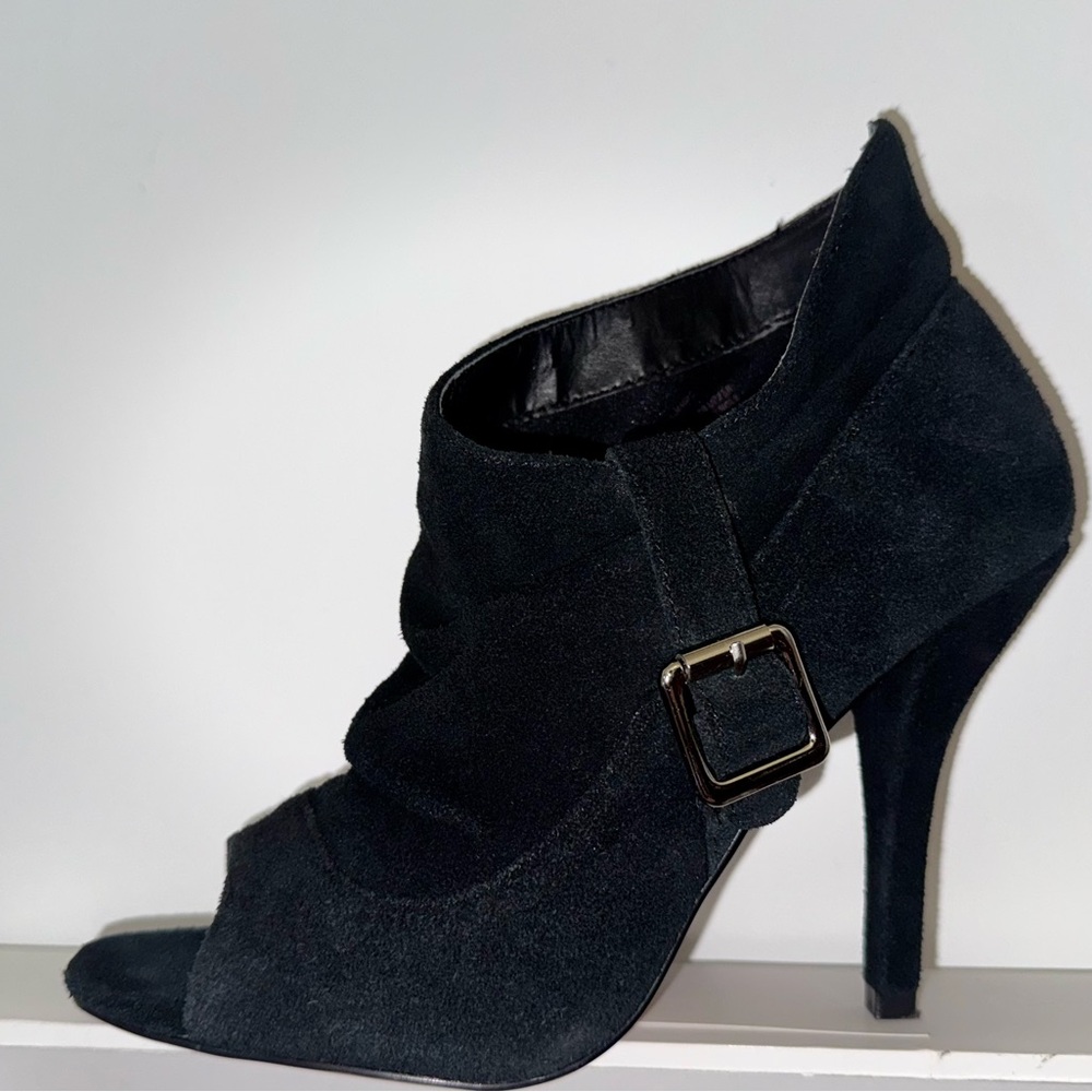 Steve Madden Luxe Peep-Toe Suede Booties - size 8